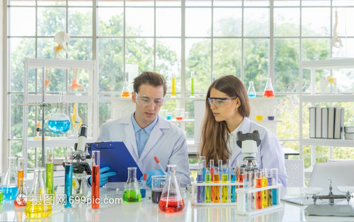 跨国科研协作 一对西方科学家夫妇的19型共生疫苗研发之旅